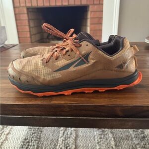 Altra Lone Peak 6